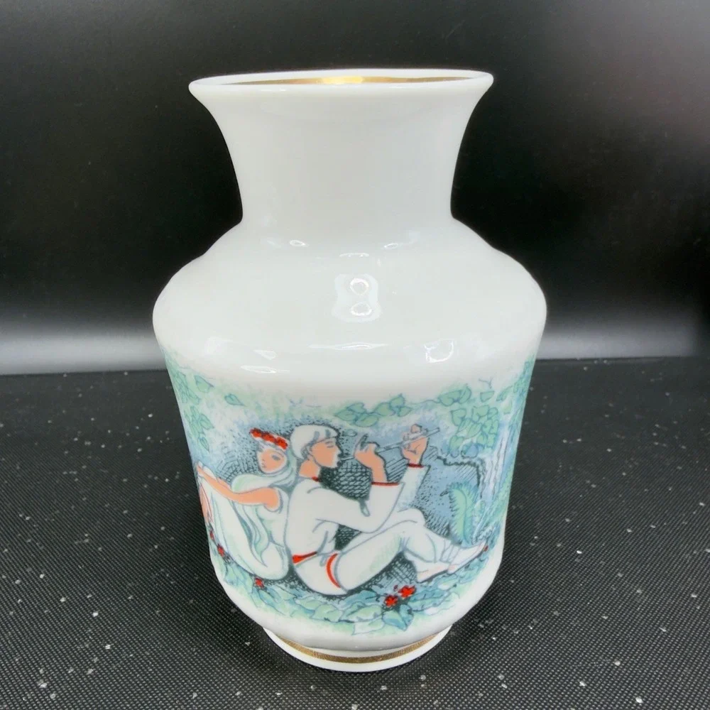 Vintage Polonne ZHK‎ Porcelain Vase Vessel Soviet Folk Art Couple Flute Gold Rim